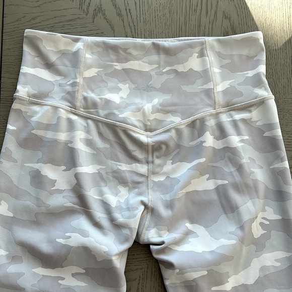 Athleta Elation Camo 7/8 Tight - Picture 5 of 8